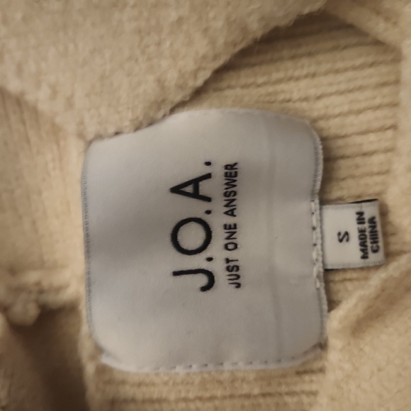 J.O.A Cream Scalloped Wrap Crossover Vneck Knit Sweater, Size S - Picture 2 of 6